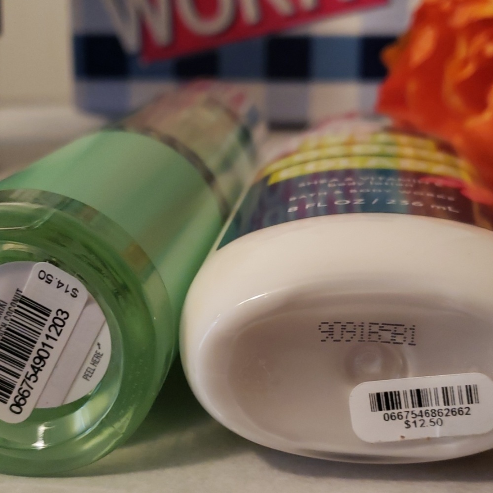 🏷sale.New! Bath & Body Works spray & lotion set - Picture 5 of 5